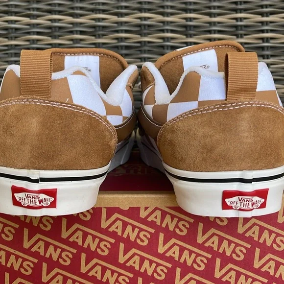 Vans Men’s Knu Skool Mega Check Brown
VN000CRPBRO
Sneakers - Picture 13 of 16